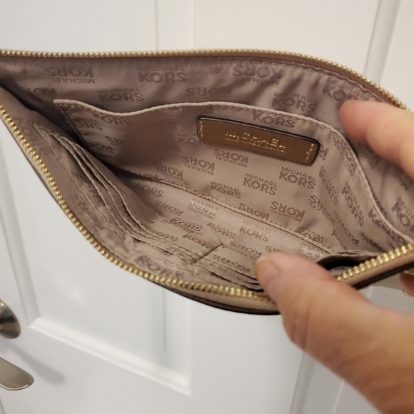 EC Michael Kors Gold Saffiano Leather Stud Large Clutch/Wristlet - Picture 8 of 14